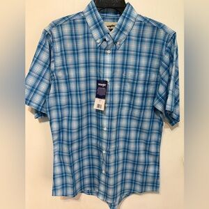 Wrangler NWT Boys  Blue and White Checkered Button-Down Shirt. Size Boys XL